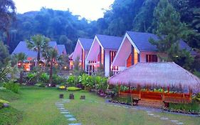 Zuri Resort Cipanas